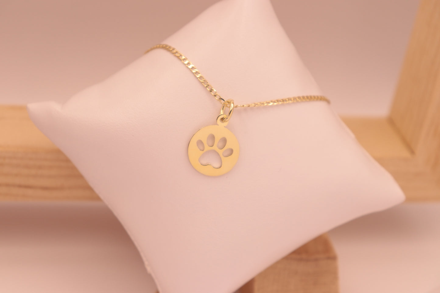 GARGANTILLA HUELLITA